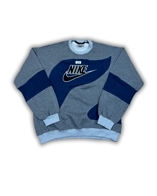 Vintage Nike Crewneck Sweatshirt – Grey & Navy